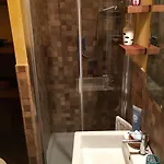 Margot House * 法维尼亚纳